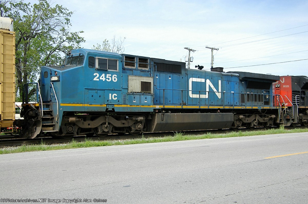 CN C40-8W 2456